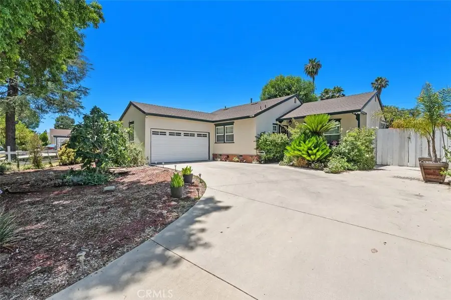 6613 Randi Avenue, Woodland Hills, CA 91303 - #2