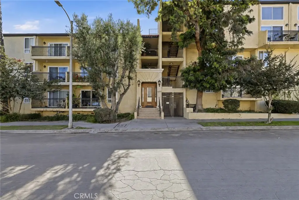 5257 Radford Avenue #212, Valley Village, CA 91607 - #1