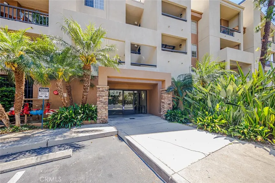 5565 Canoga #117, Woodland Hills, CA 91367 - #2