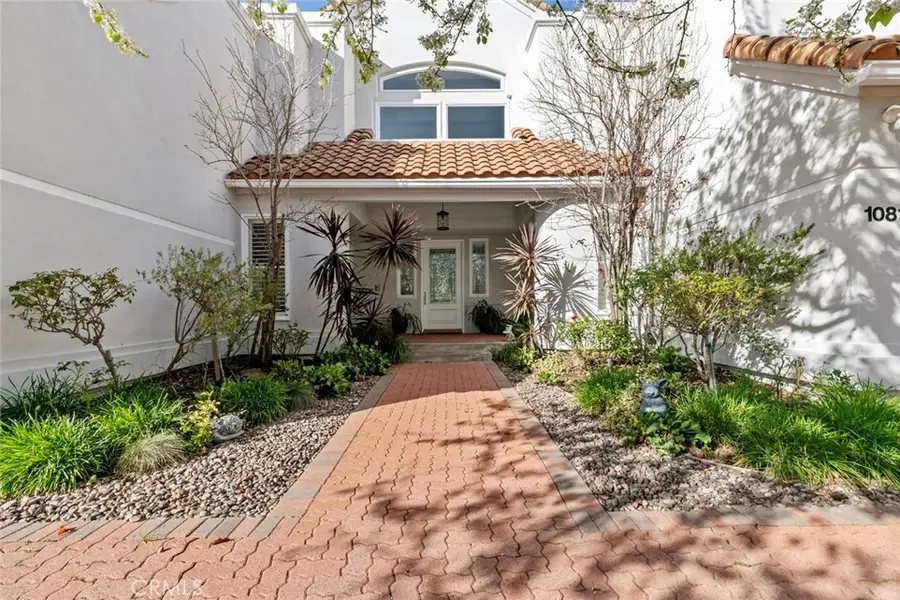 10811 Baile Avenue, Chatsworth, CA 91311 - #2
