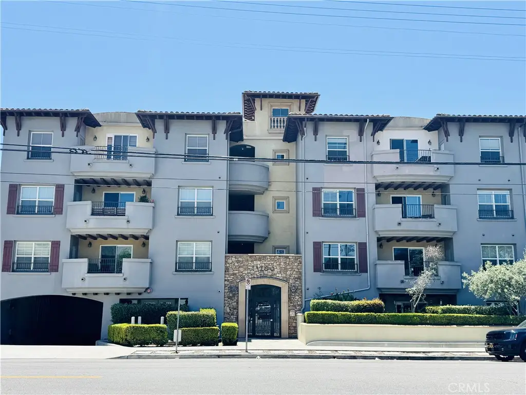 13200 Moorpark, Sherman Oaks, CA 91423 - #1