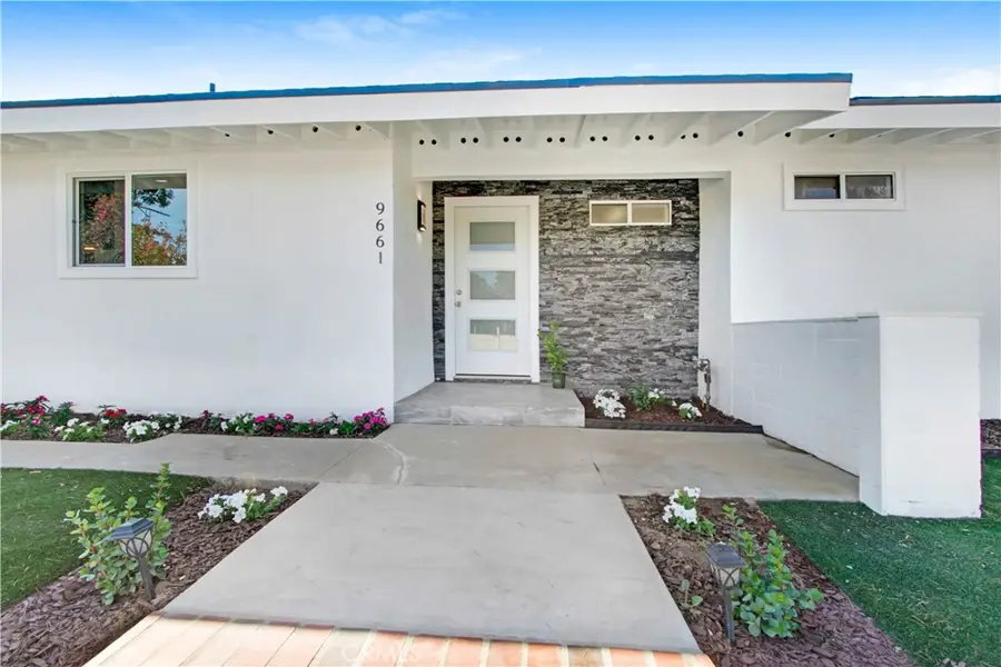 9661 Hayvenhurst Avenue, Northridge, CA 91343 - #2