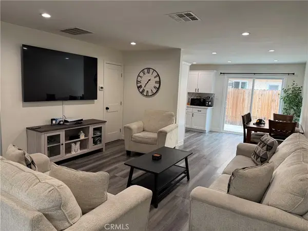 17111 Roscoe Boulevard #15, Northridge, CA 91325