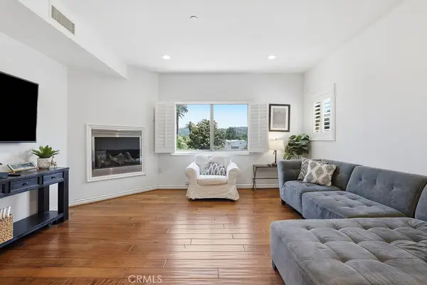 11504 Moorpark Street #203, Studio City, CA 91602