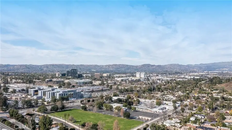 5220 Premiere Hills Circle #228, Woodland Hills, CA 91364 - #3