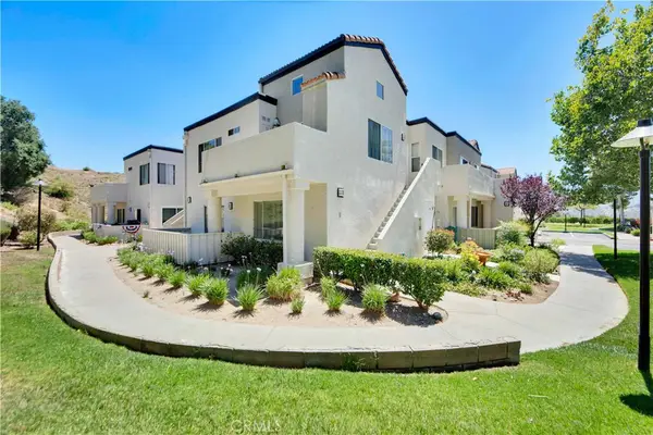 21203 Trumpet Drive #102, Newhall, CA 91321