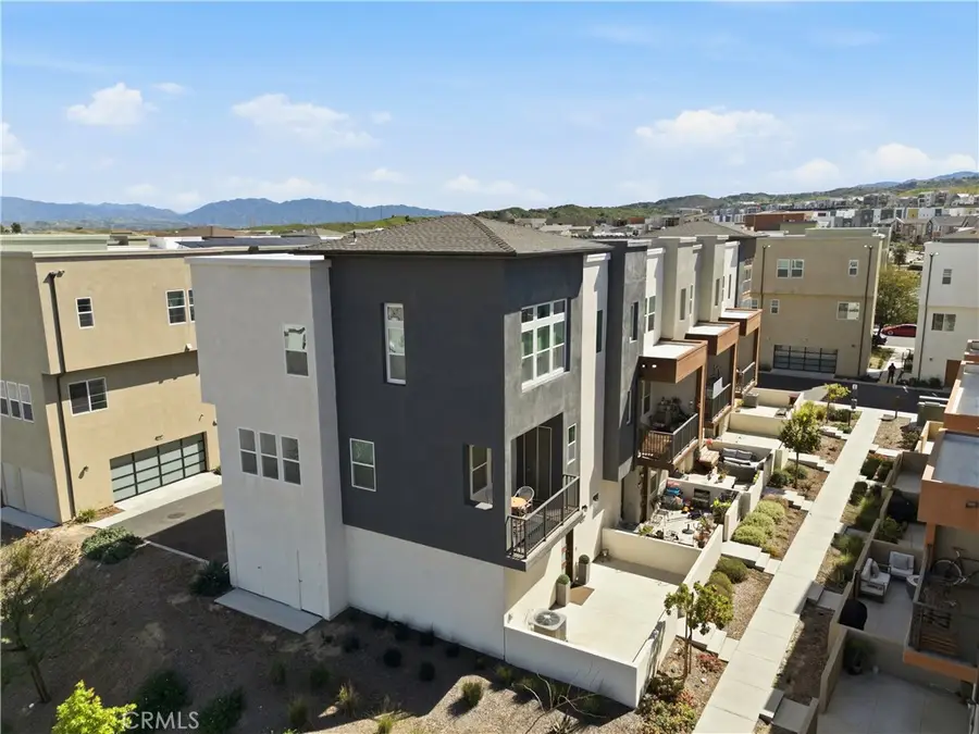 27013 Hummingbird Lane, Valencia, CA 91381 - #3
