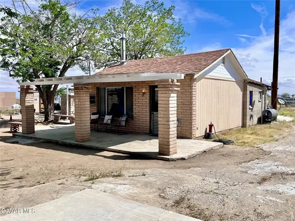 38960 12th St E, Palmdale, CA 93550