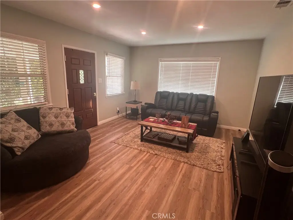 9652 Rincon, Pacoima, CA 91331 - #1