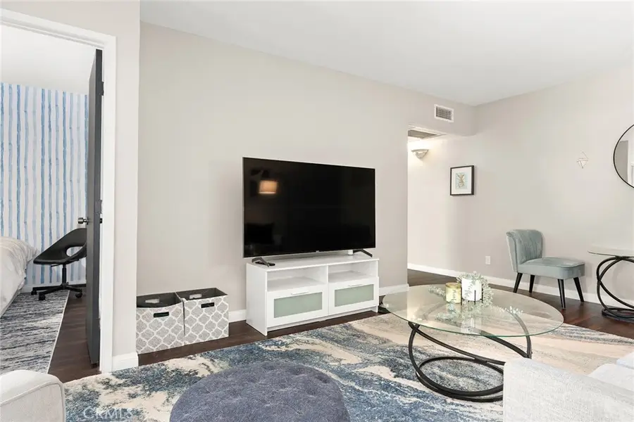 18307 Burbank Blvd #92, Tarzana, CA 91356 - #2
