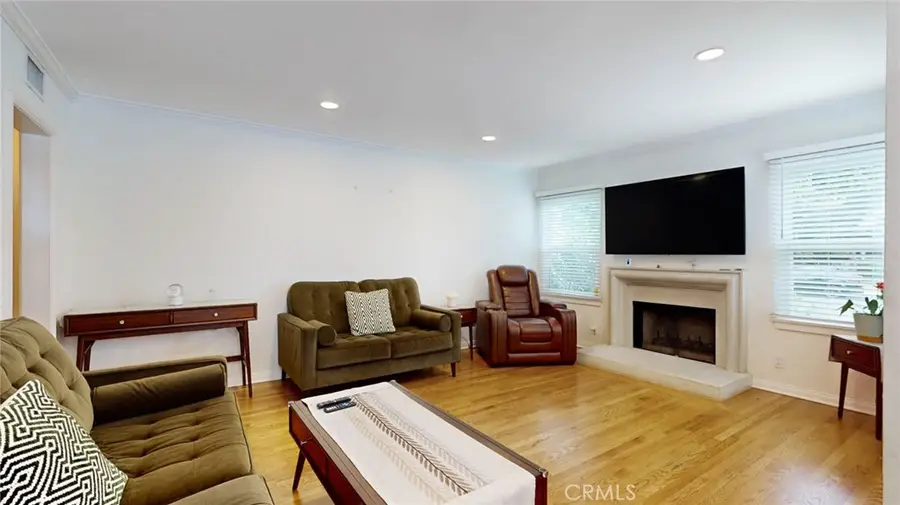 6434 Blewett Avenue, Van Nuys, CA 91406 - #3