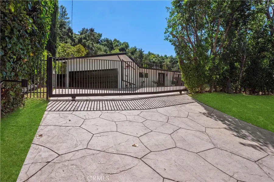 3267 Laurel Canyon Boulevard, Studio City, CA 91604 - #3