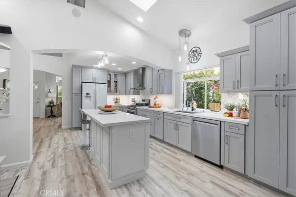 23515 Meriden, Valencia, CA 91354