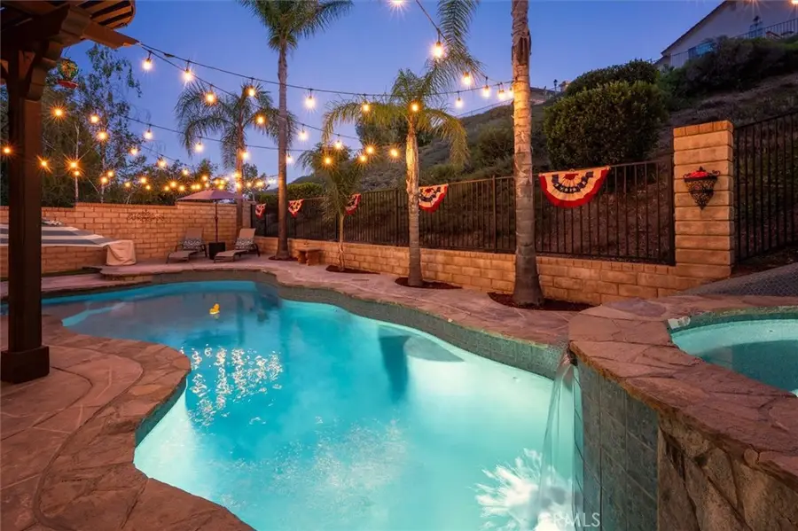 29053 Raintree, Saugus, CA 91390 - #2