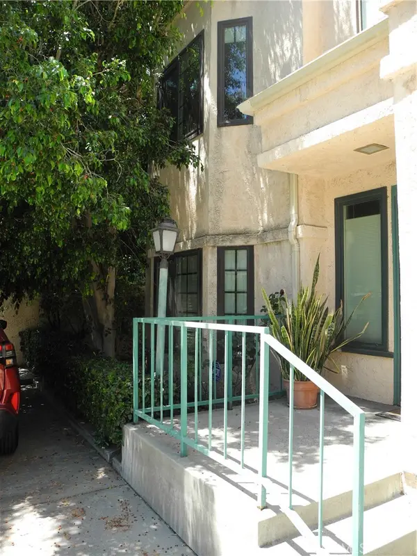 10221 De Soto Avenue #107, Chatsworth, CA 91311