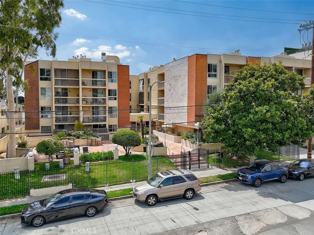 5143 Bakman #417, North Hollywood, CA 91601 - #1