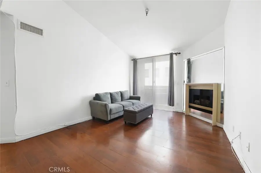 5143 Bakman #417, North Hollywood, CA 91601 - #3