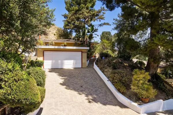 10527 Colebrook Street, Shadow Hills, CA 91040