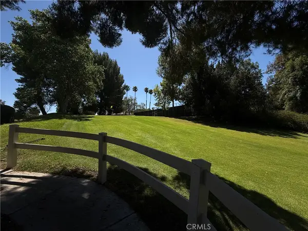 19946 Ave Of The Oaks, Newhall, CA 91321