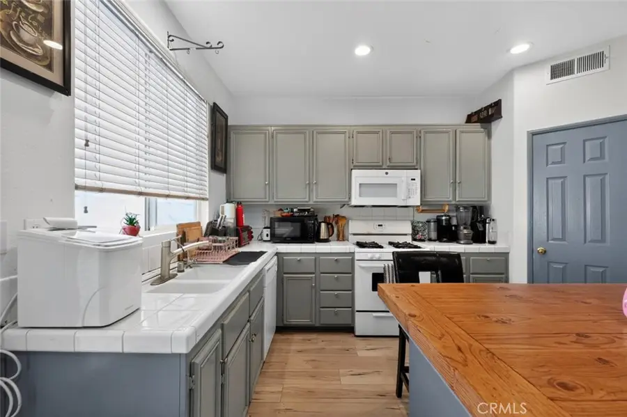 300 Camino De La Luna, Perris, CA 92571 - #3