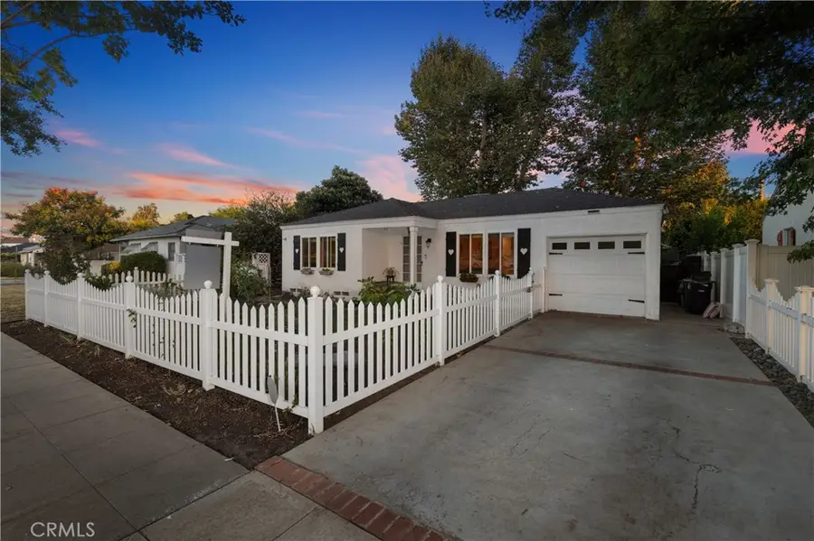 1504 W Chandler Boulevard, Burbank, CA 91506 - #2