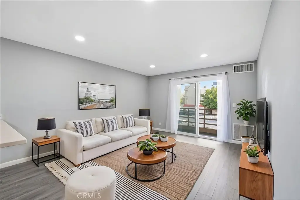 6815 Remmet #215, Canoga Park, CA 91303 - #1