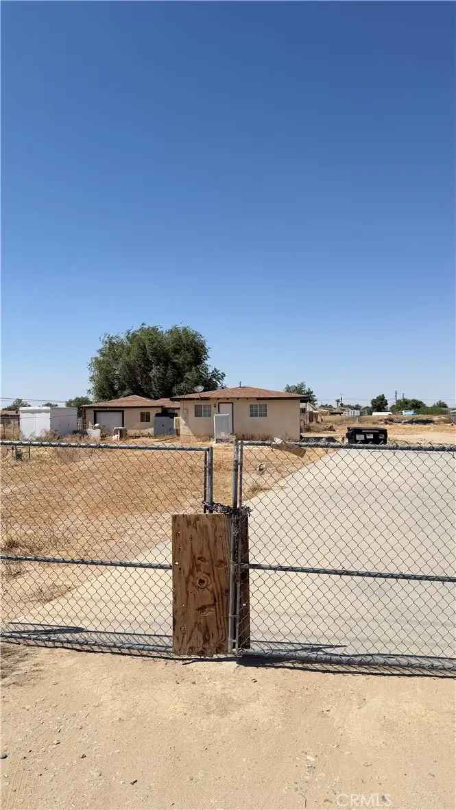 9219 E Avenue R, Littlerock, CA 93543 - #2