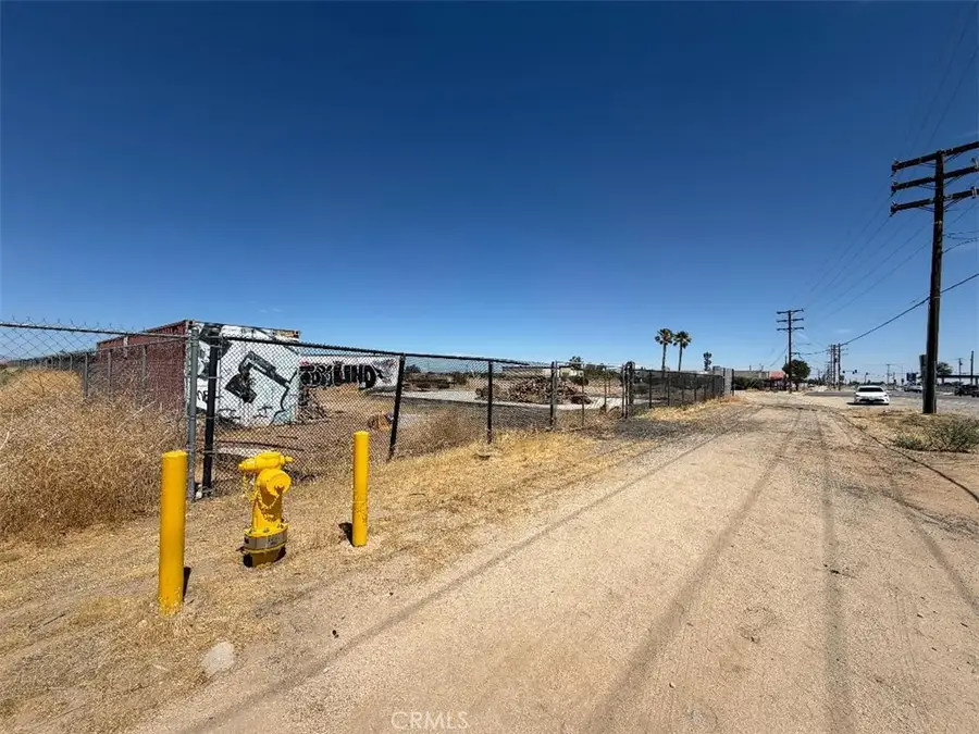 37000 90th Street E, Sun Village, CA 93543 - #2