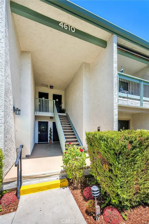 4610 Park Granada #4, Calabasas, CA 91302