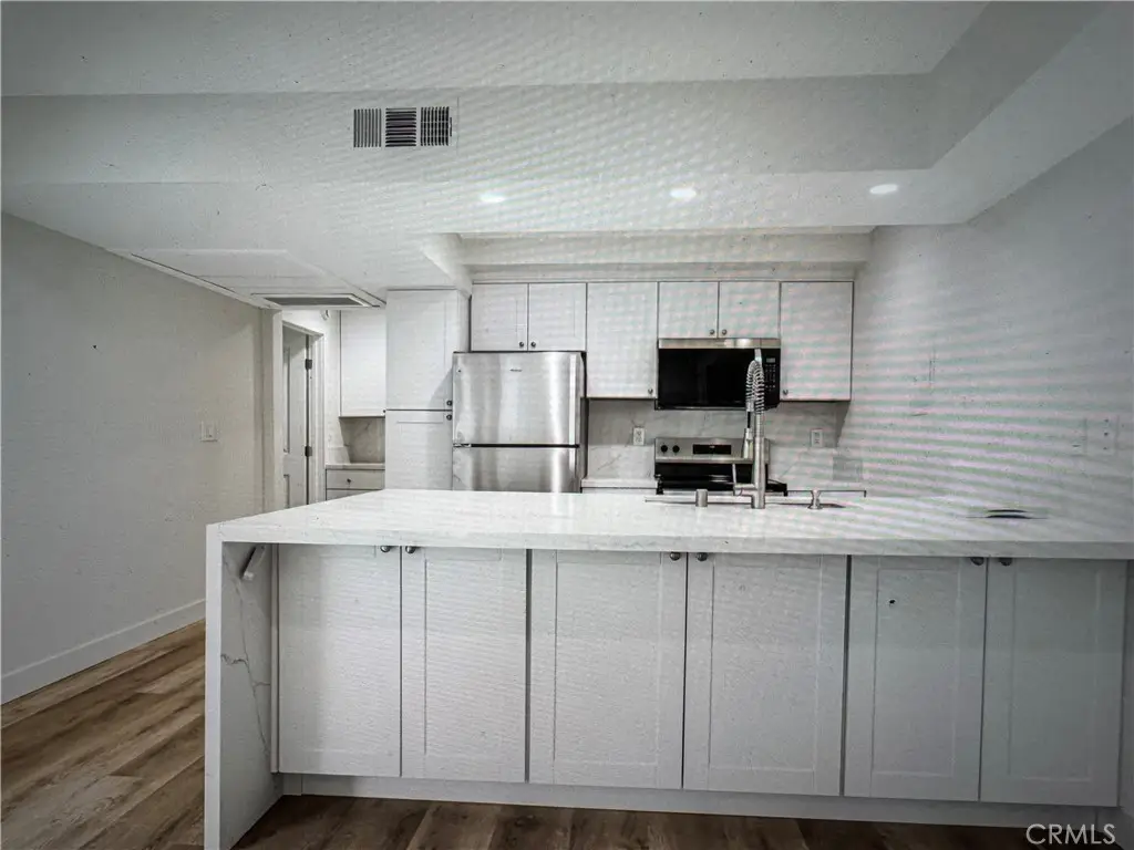 750 N Kings #105, West Hollywood, CA 90069 - #1