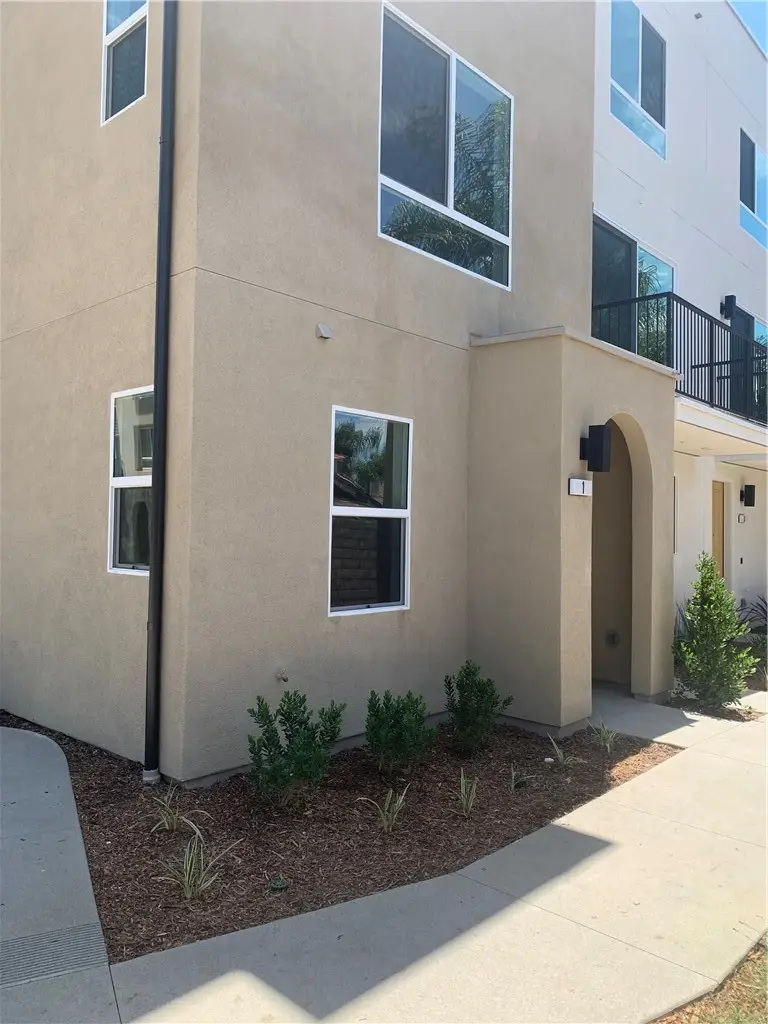 9425 1/2 N. Sepulveda Blvd. #1, North Hills, CA 91343 - #3