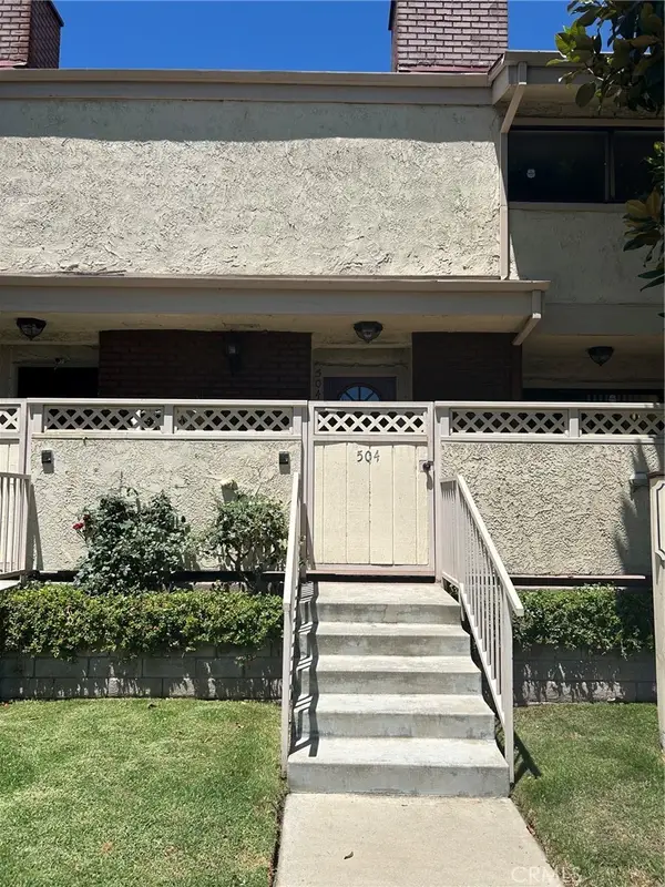 19451 Sherman, Los Angeles, CA 91335