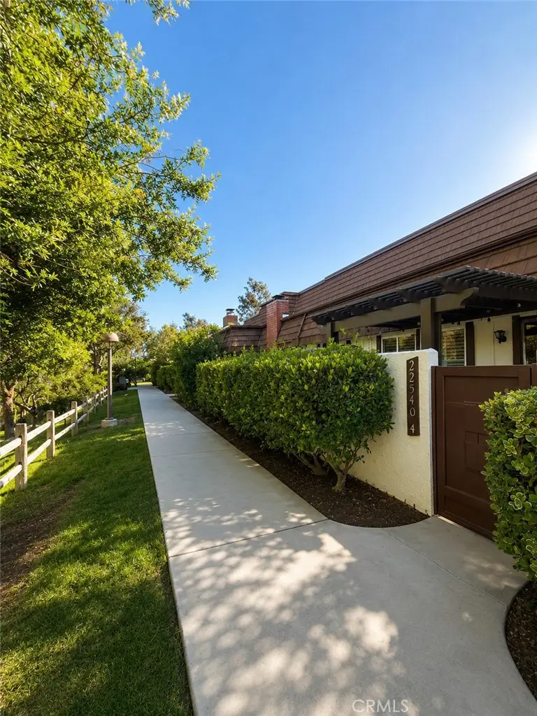 22540 Jeffrey Mark Court #4, Chatsworth, CA 91311 - #2