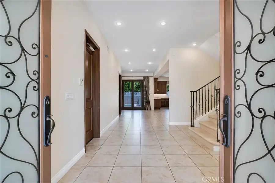 18267 Valley Vista Boulevard, Tarzana, CA 91356 - #2