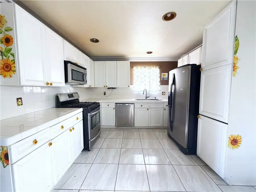 302 E Avenue R11, Palmdale, CA 93550 - #3