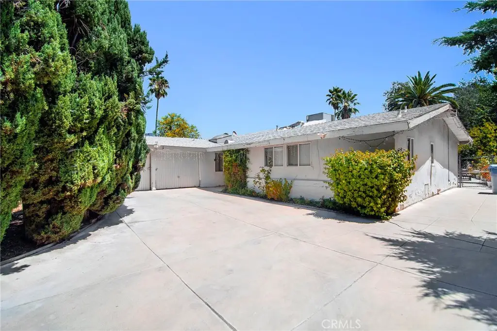 5614 Oso Avenue, Woodland Hills, CA 91367 - #1