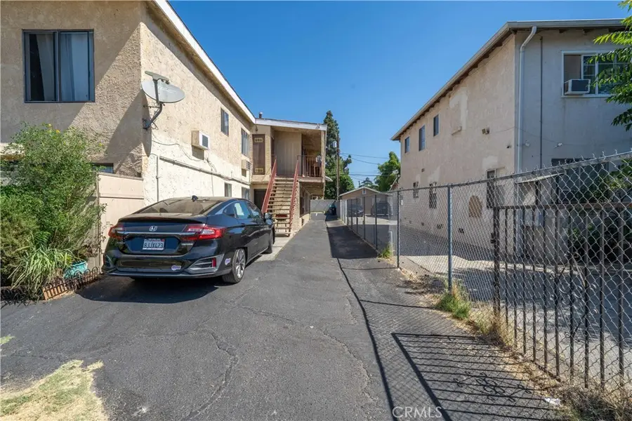 11249 Emelita Street, North Hollywood, CA 91601 - #2
