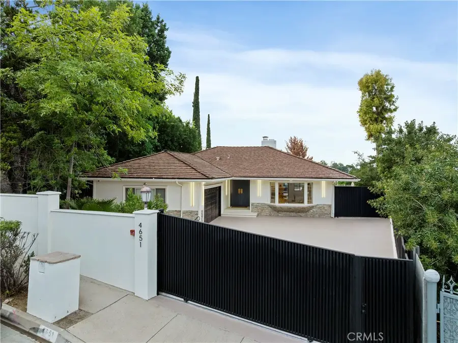 4651 Ellenita Avenue, Tarzana, CA 91356 - #3