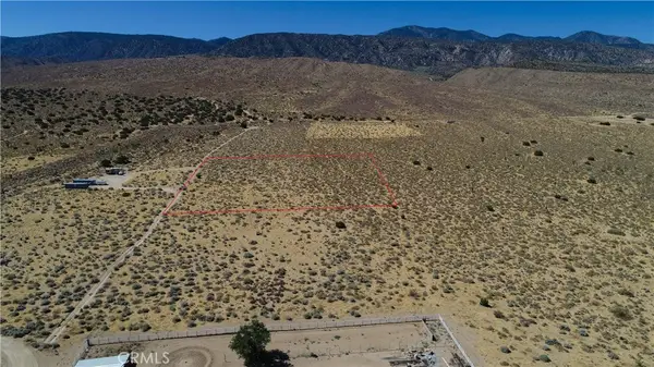 31400 227th Street East, Llano, CA 93544