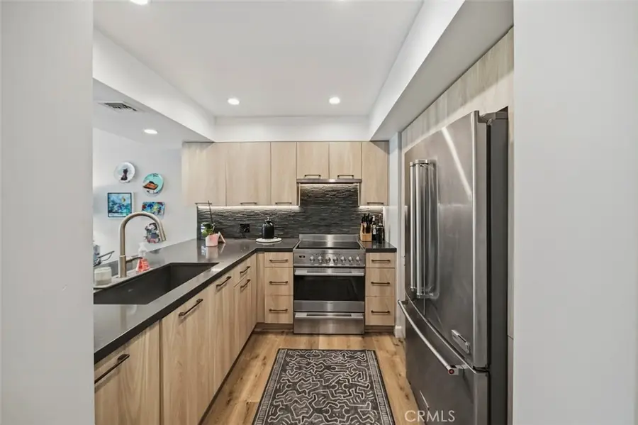 7135 Hollywood Boulevard #405, Los Angeles, CA 90046 - #3