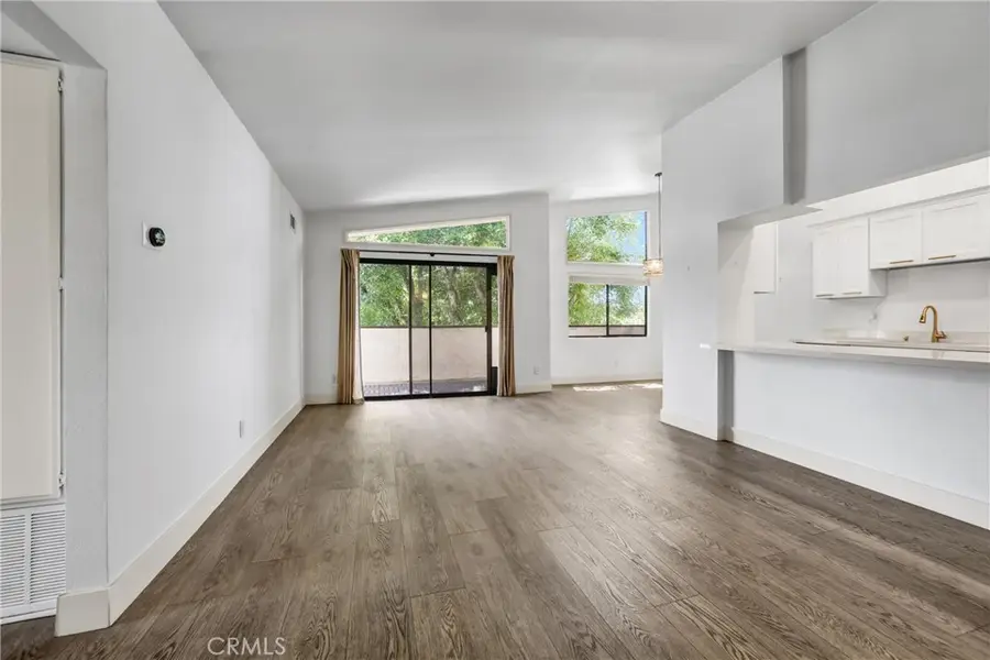 5805 Whitsett Avenue #201, Valley Village, CA 91607 - #3
