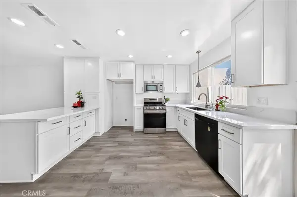 16733 Parthenia Street #5, Northridge, CA 91343