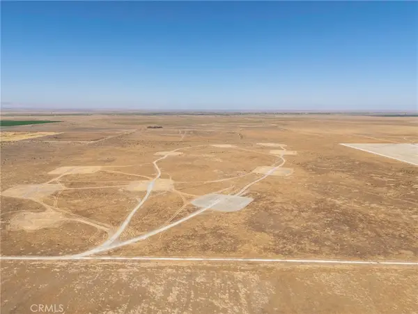 5 Gun Club Rd., Delano, CA 90083