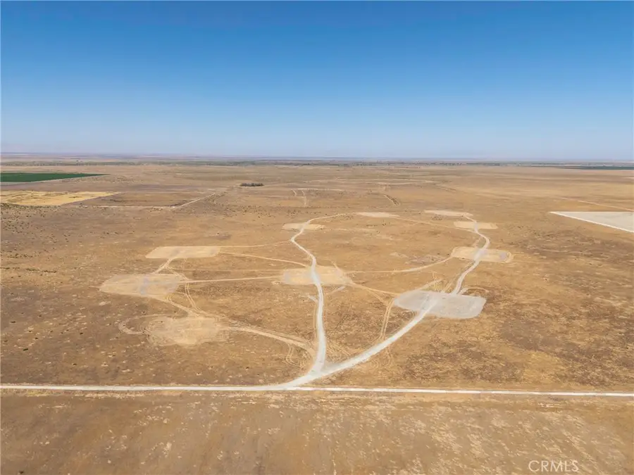 5 Gun Club Rd., Delano, CA 90083 - #3