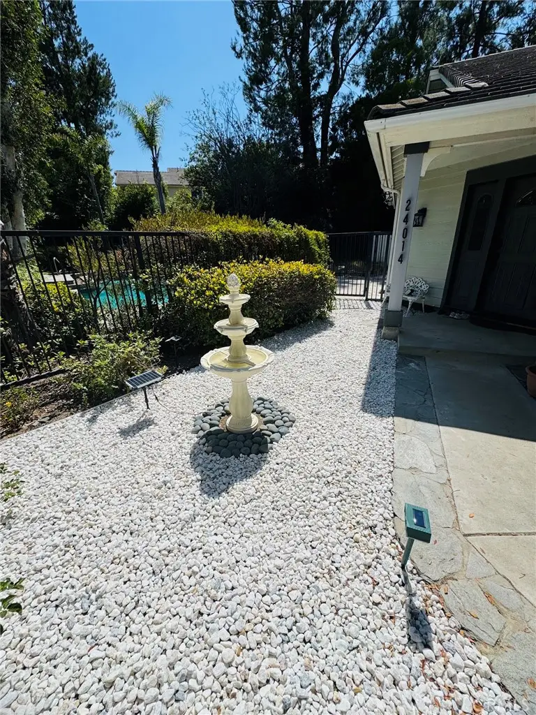 24014 Meredith Court, Canoga Park, CA 91304 - #3