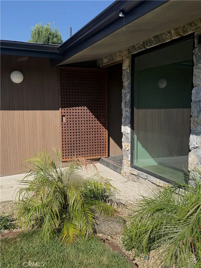 5746 Mcdonie Avenue, Woodland Hills, CA 91367 - #3