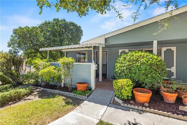 19231 Avenue Of The Oaks #A, Newhall, CA 91321