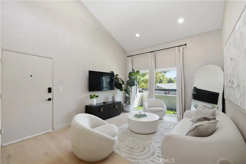 25039 Peachland Avenue #204, Newhall, CA 91321 - #1