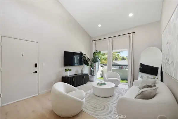 25039 Peachland Avenue #204, Newhall, CA 91321