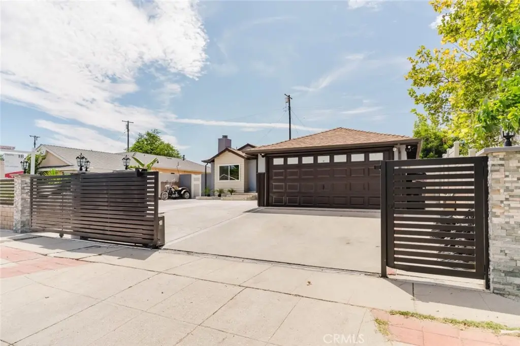 7725 Loma Verde Avenue, Canoga Park, CA 91304 - #1